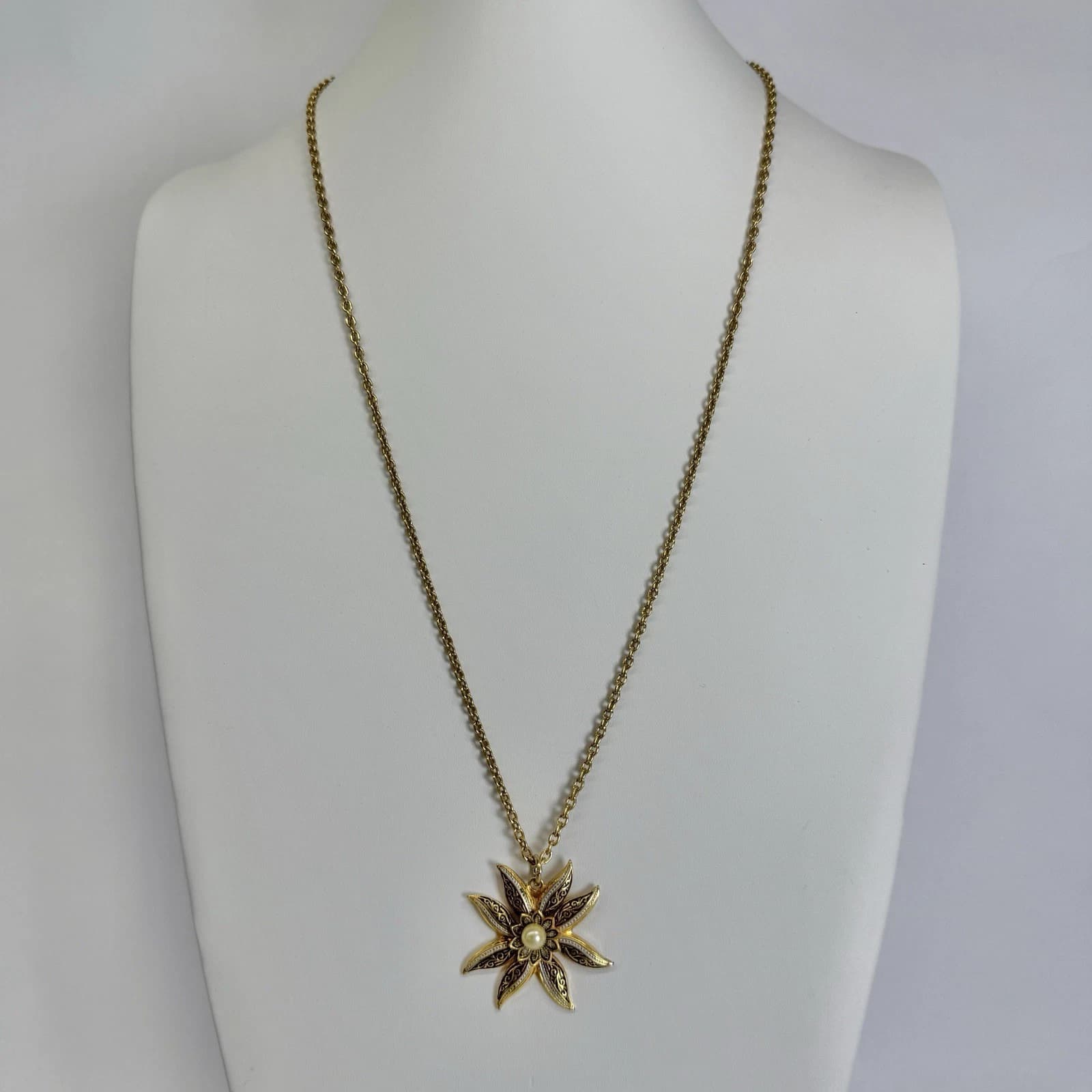 Spanish Damascene Floral Sunburst Gold Tone Vintage Necklace Jewelry N309