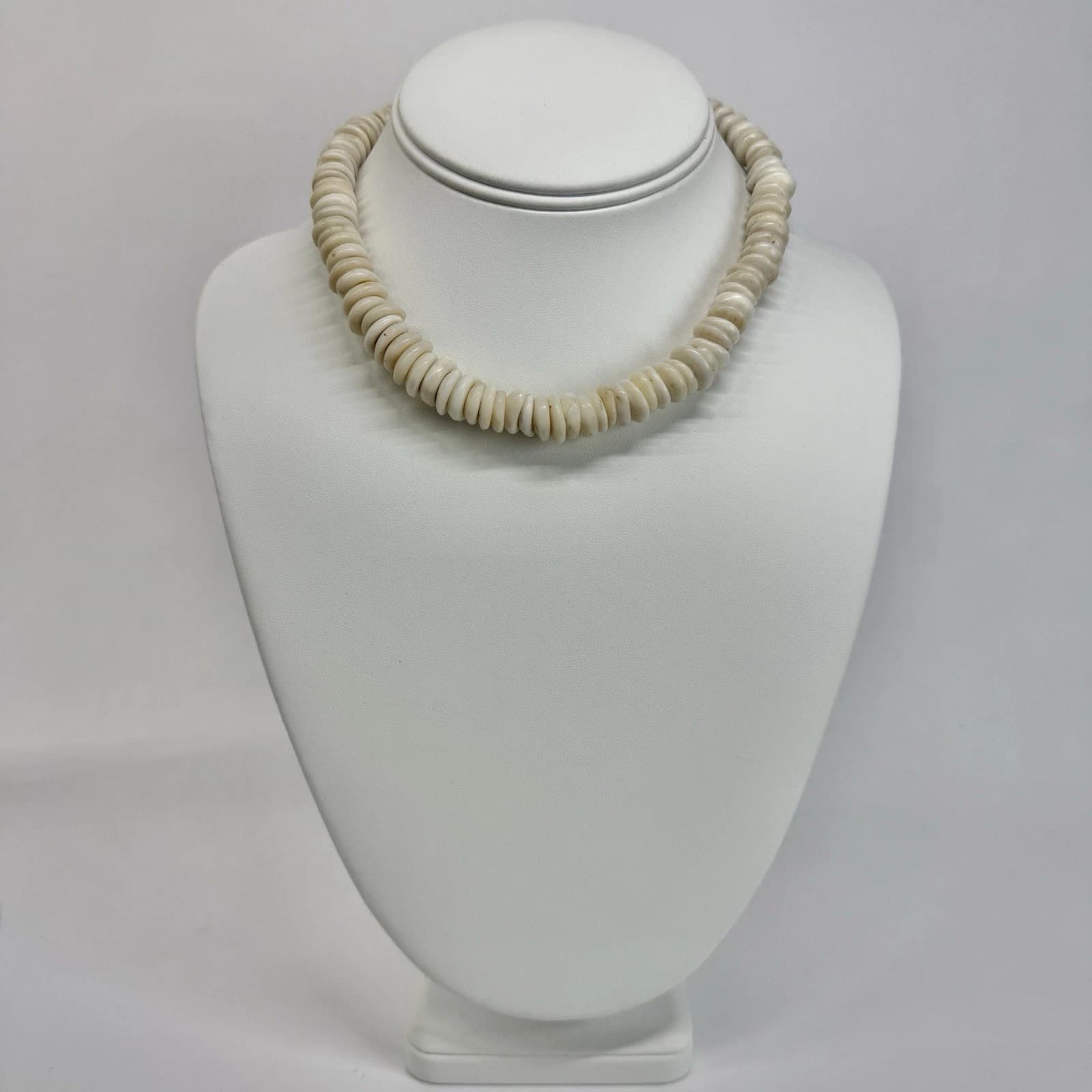 Hawaiian Chunky Puka Shells Natural Genuine Vintage Necklace Jewelry N413