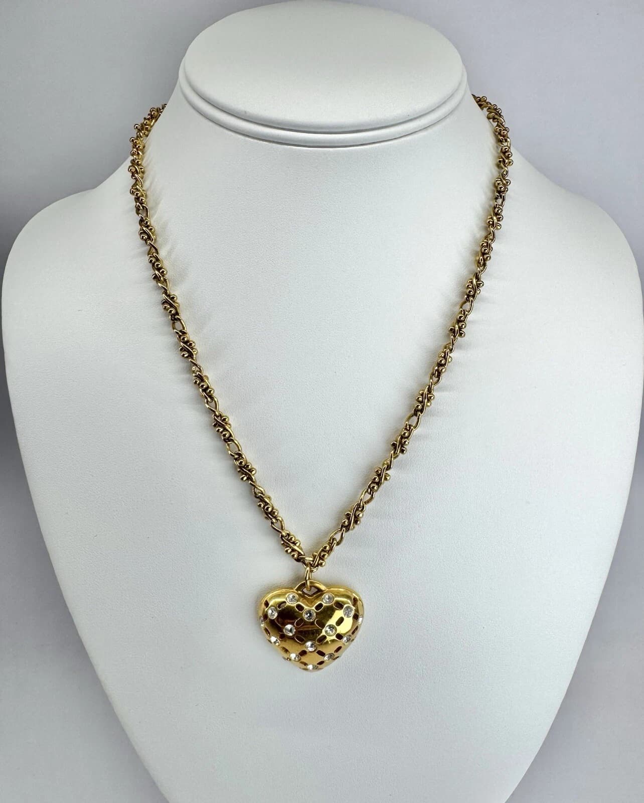 SWAROVSKI Swan Heart Pendant Crystals Gold Tone Vintage Necklace Jewelry N19