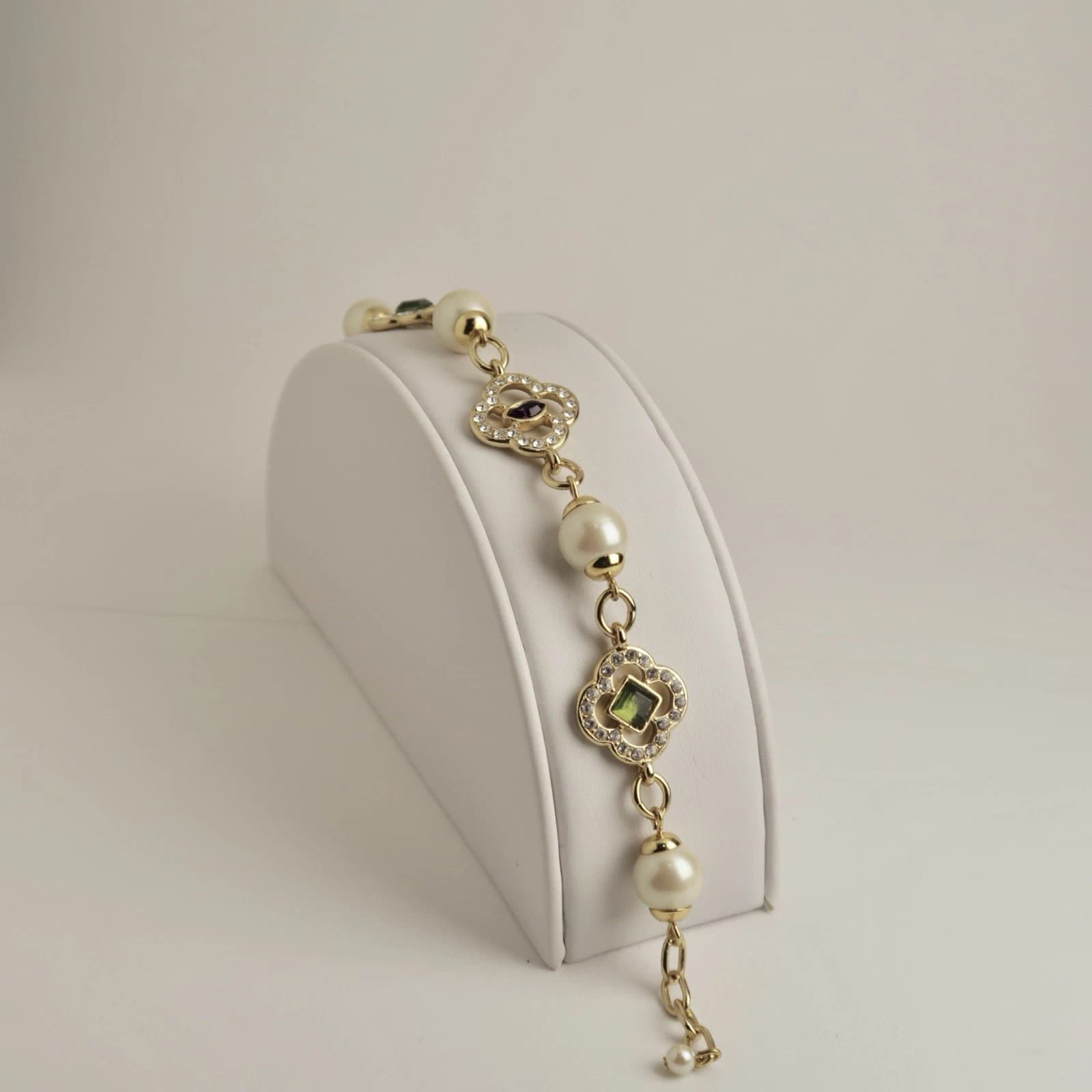 SWAROVSKI Clover Charm Faux Pearl Gold Tone Vintage Bracelet Jewelry Br137