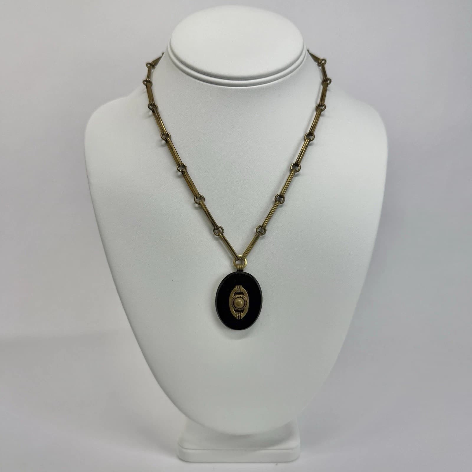 Modernist Brass Motif Black Pendant Vintage Necklace Jewelry N410