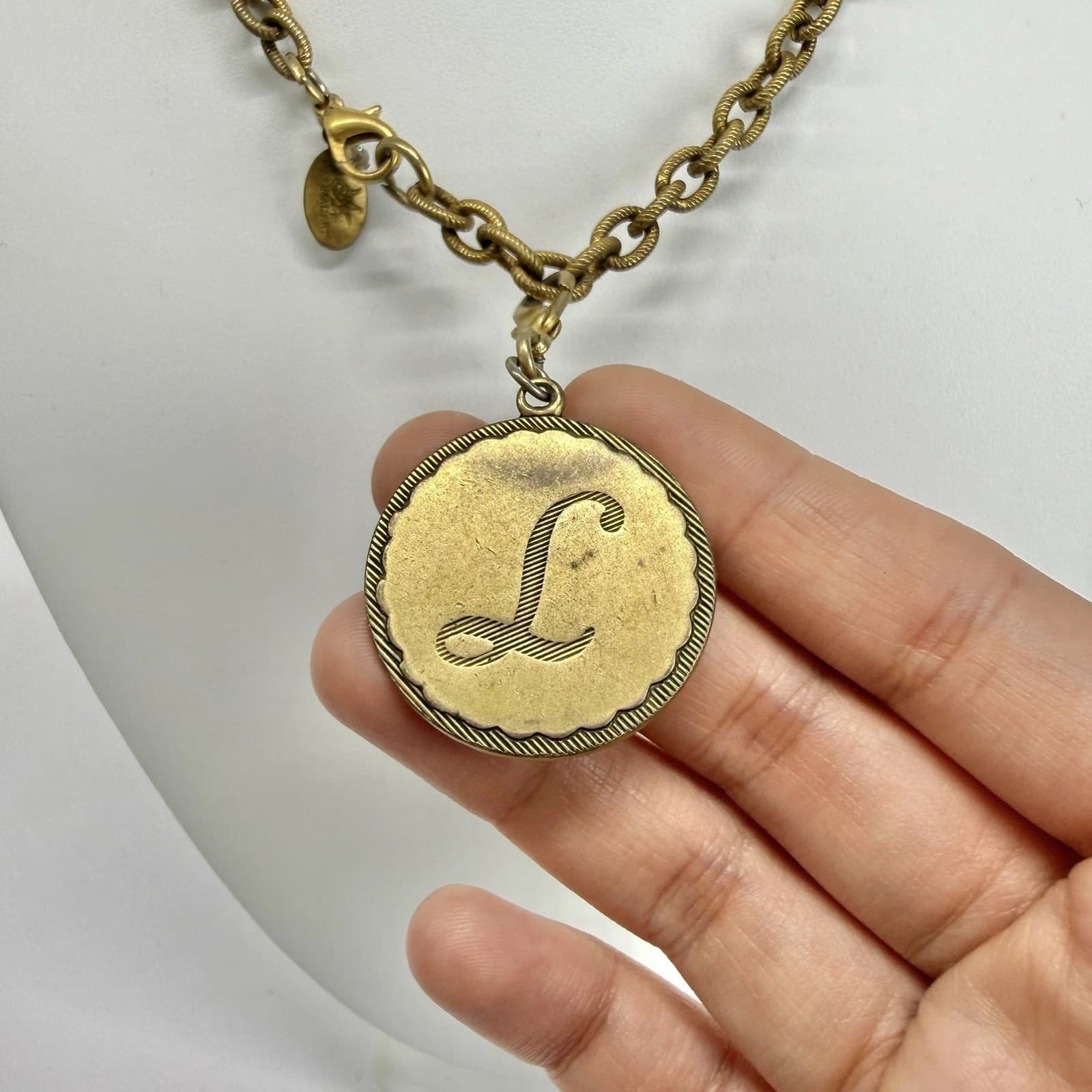 JOHN WIND MAXIMAL ART “L” Initial Pendant Vintage Necklace Jewelry N401