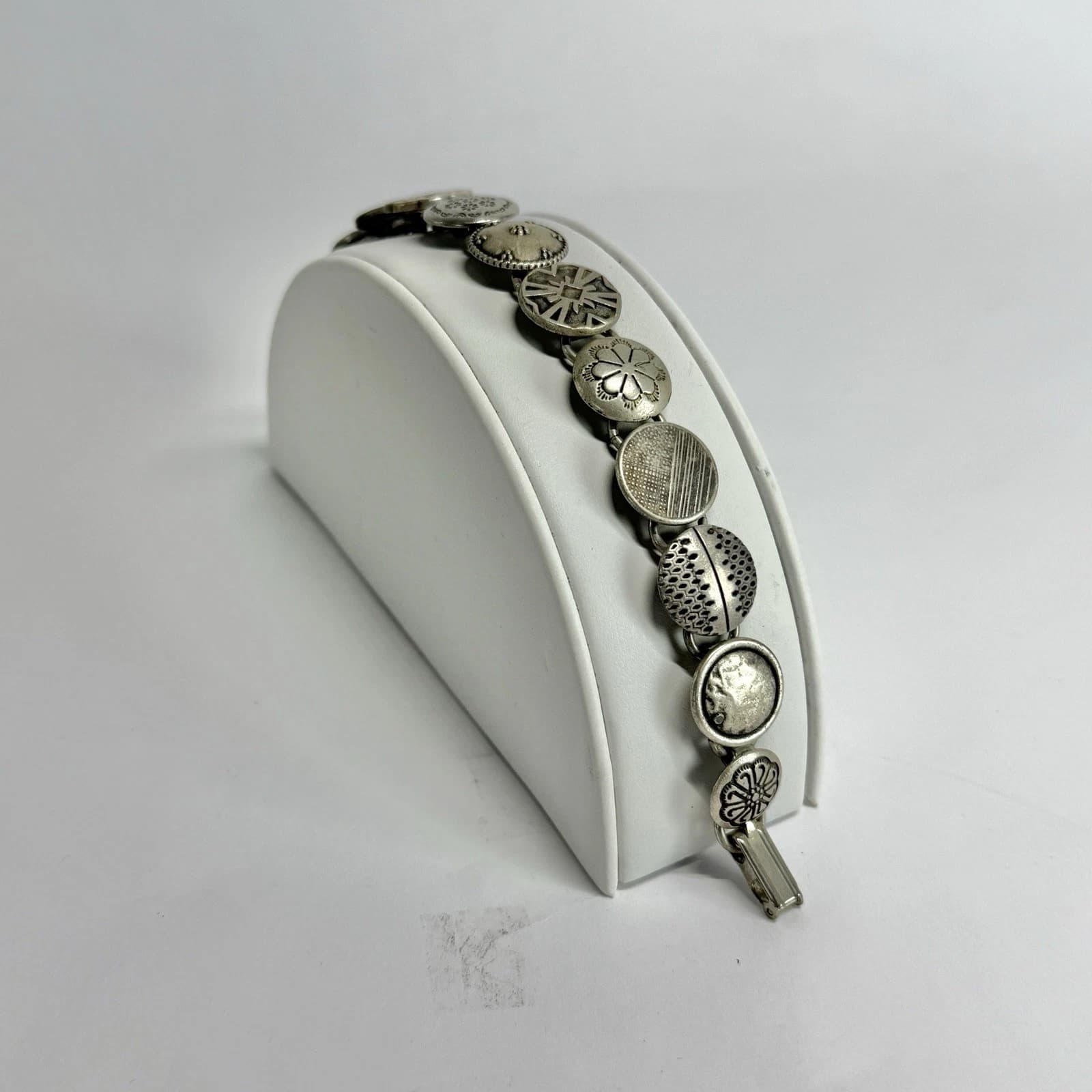 Handmade Repurposed Button Victorian Silver Tone Vintage Bracelet Jewelry Br205