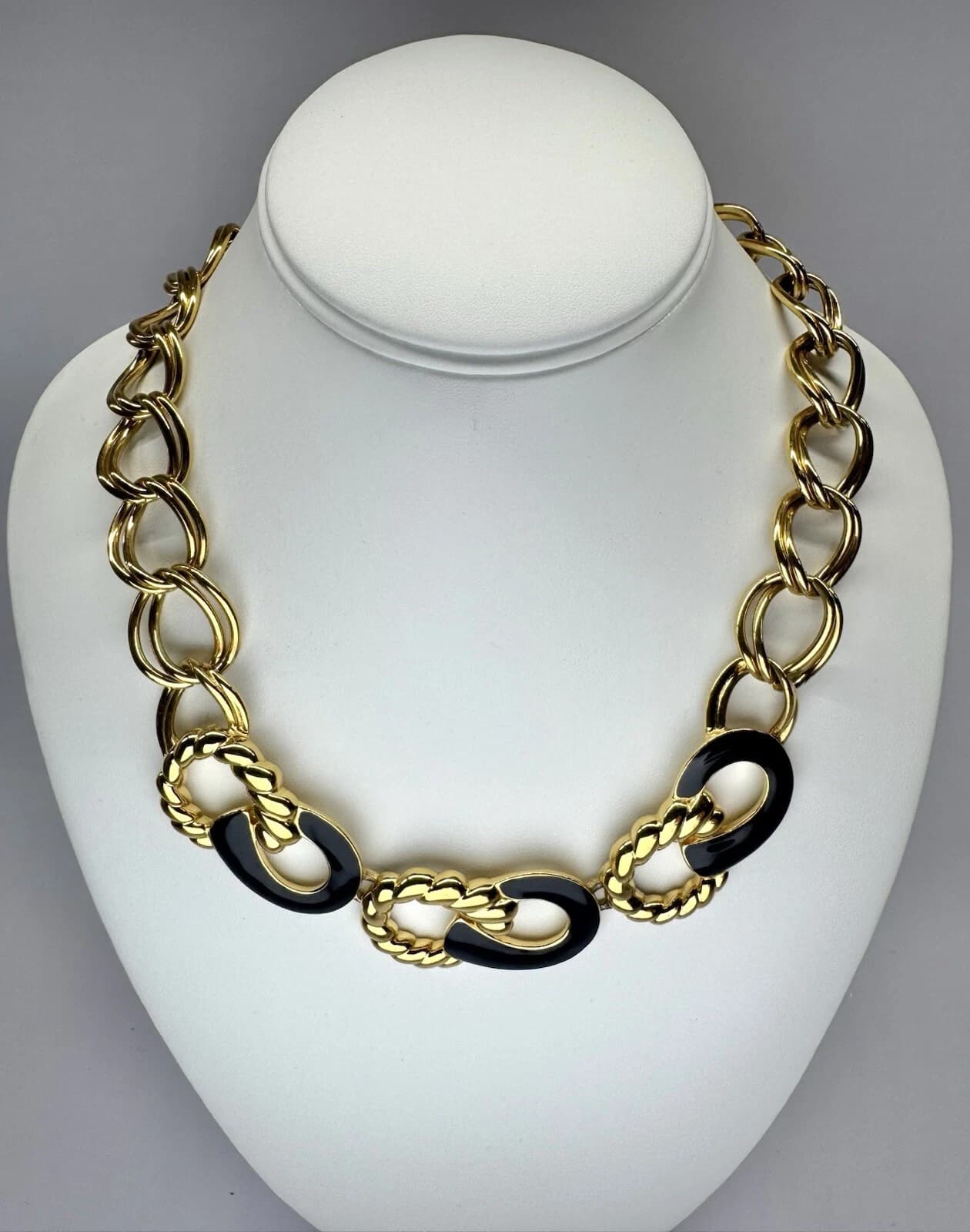 MONET Black Enamel Chunky Collar Chain Link Vintage Necklace Jewelry N59