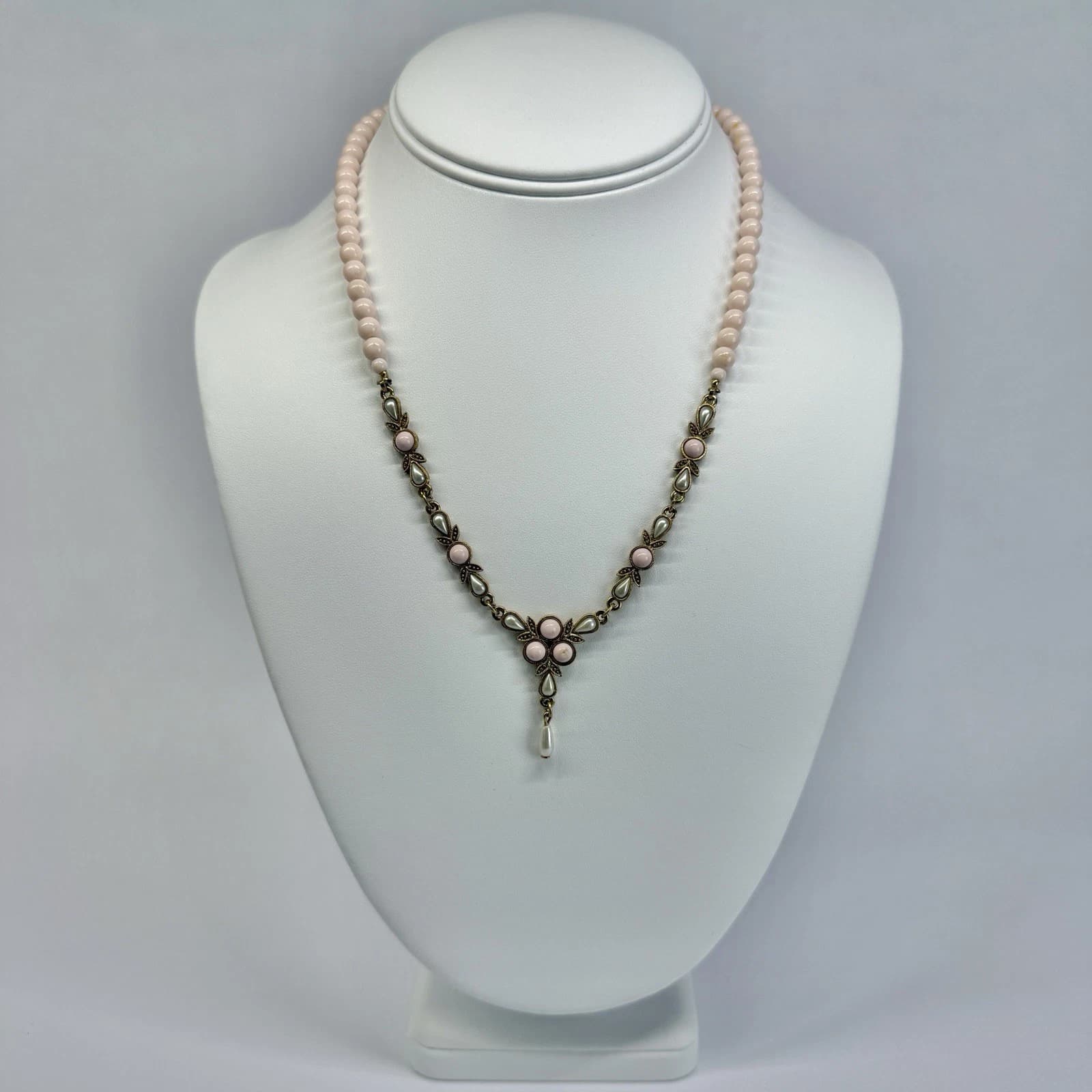 1928 Floral Faceted Crystal Beaded Dainty Gold Tone Vintage Necklace N711