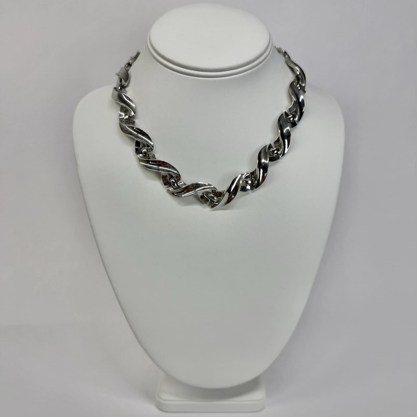TRIFARI Ribbon Chain Demi Parure Silver Tone Vintage Necklace Jewelry N551