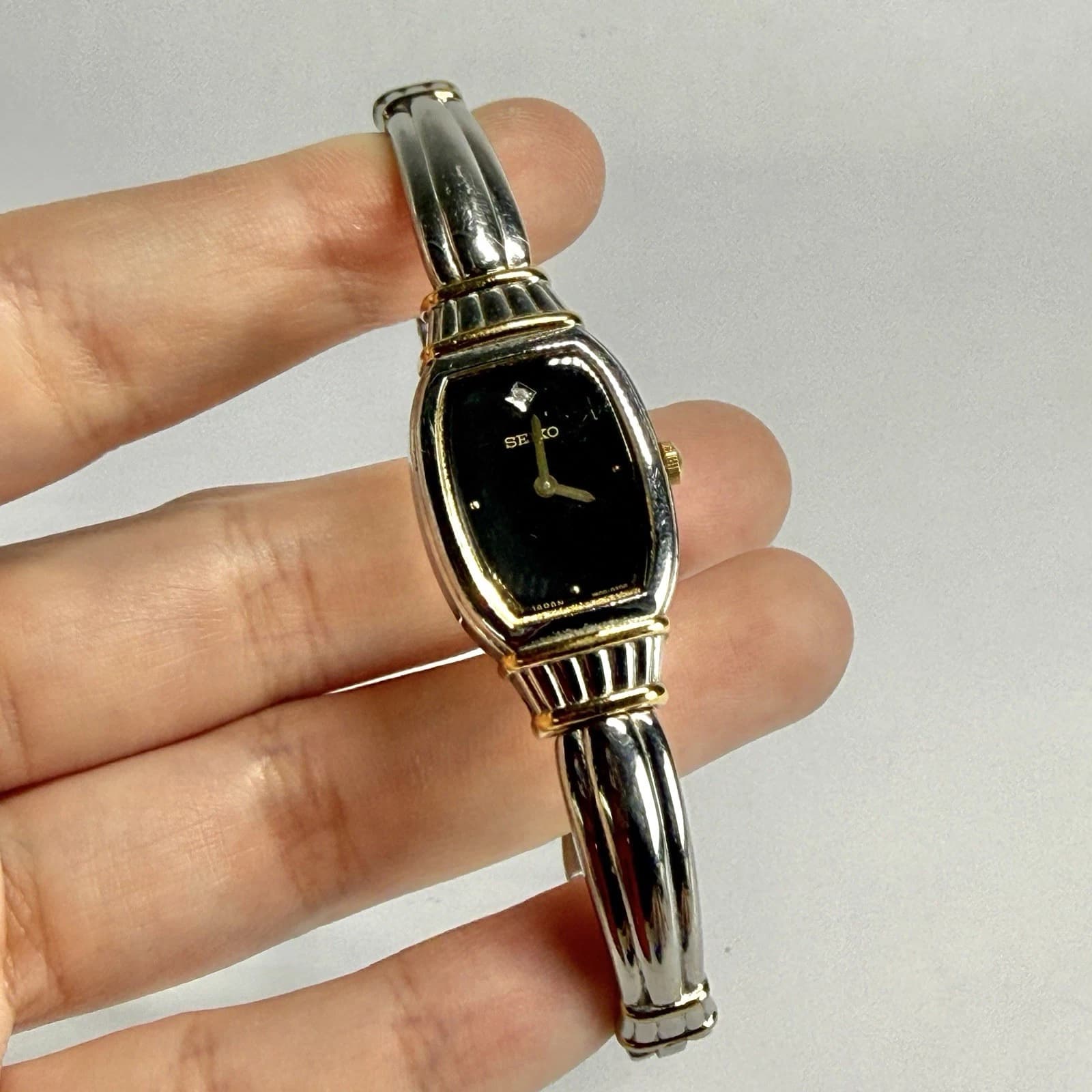 SEIKO 1N00-0PB0 Quartz Analog Silver Tone Women Vintage Watch W644 *WORKING