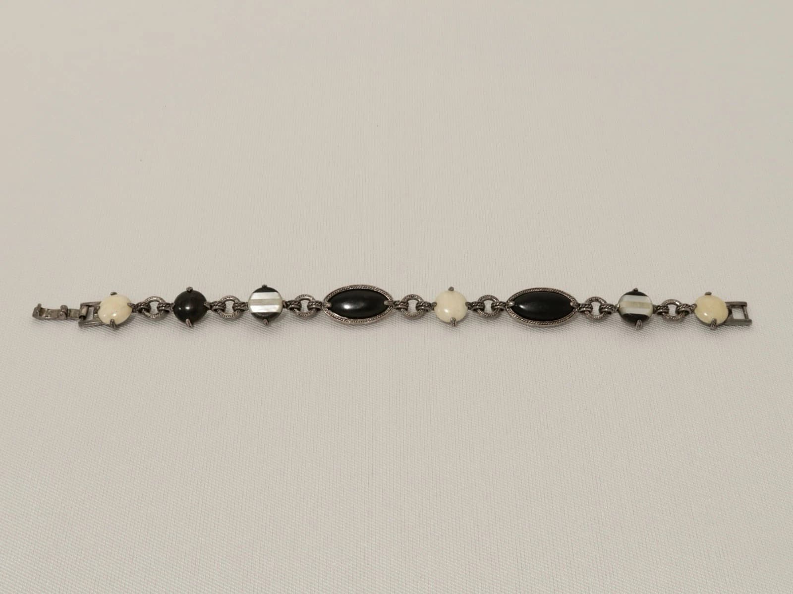 MONET Black Onyx & Mother of Pearl Silver Tone Vintage Bracelet Jewelry Br18