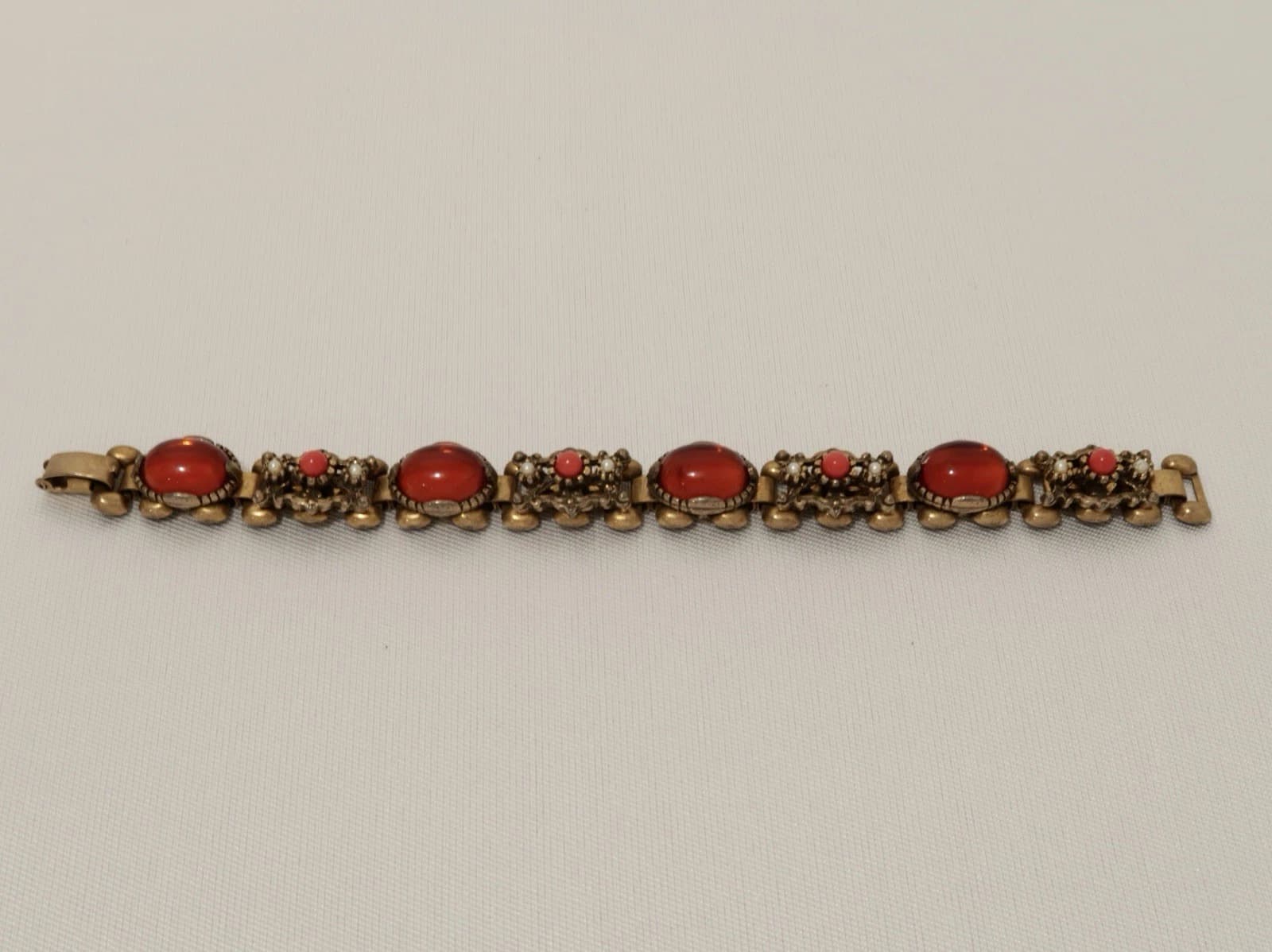 SELRO SELINI Amber Cabochon Faux Pearl Gold Tone Vintage Bracelet Jewelry Br08
