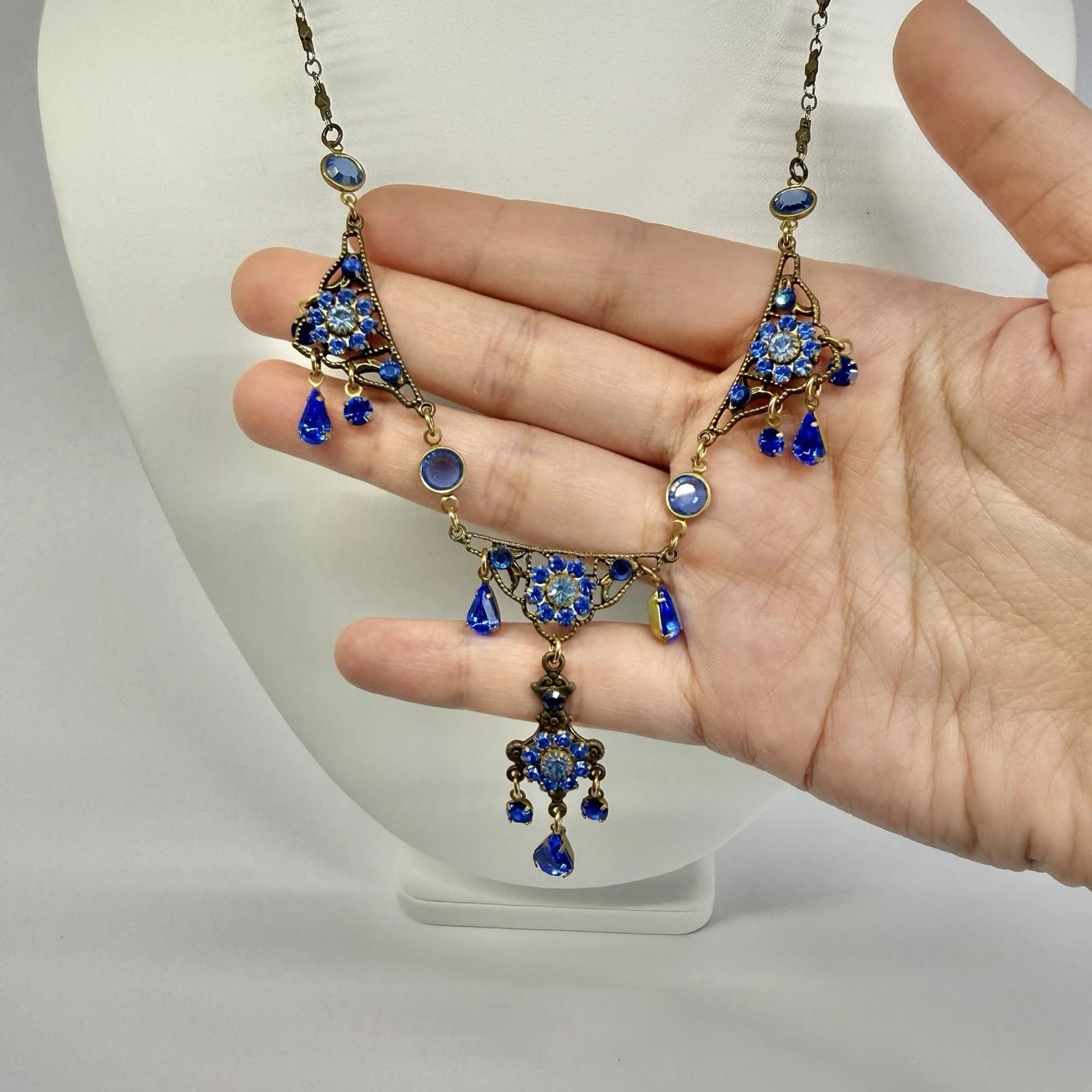 RAVEN Jewelry Hawaii Floral Faceted Crystals Vintage Necklace Jewelry N739