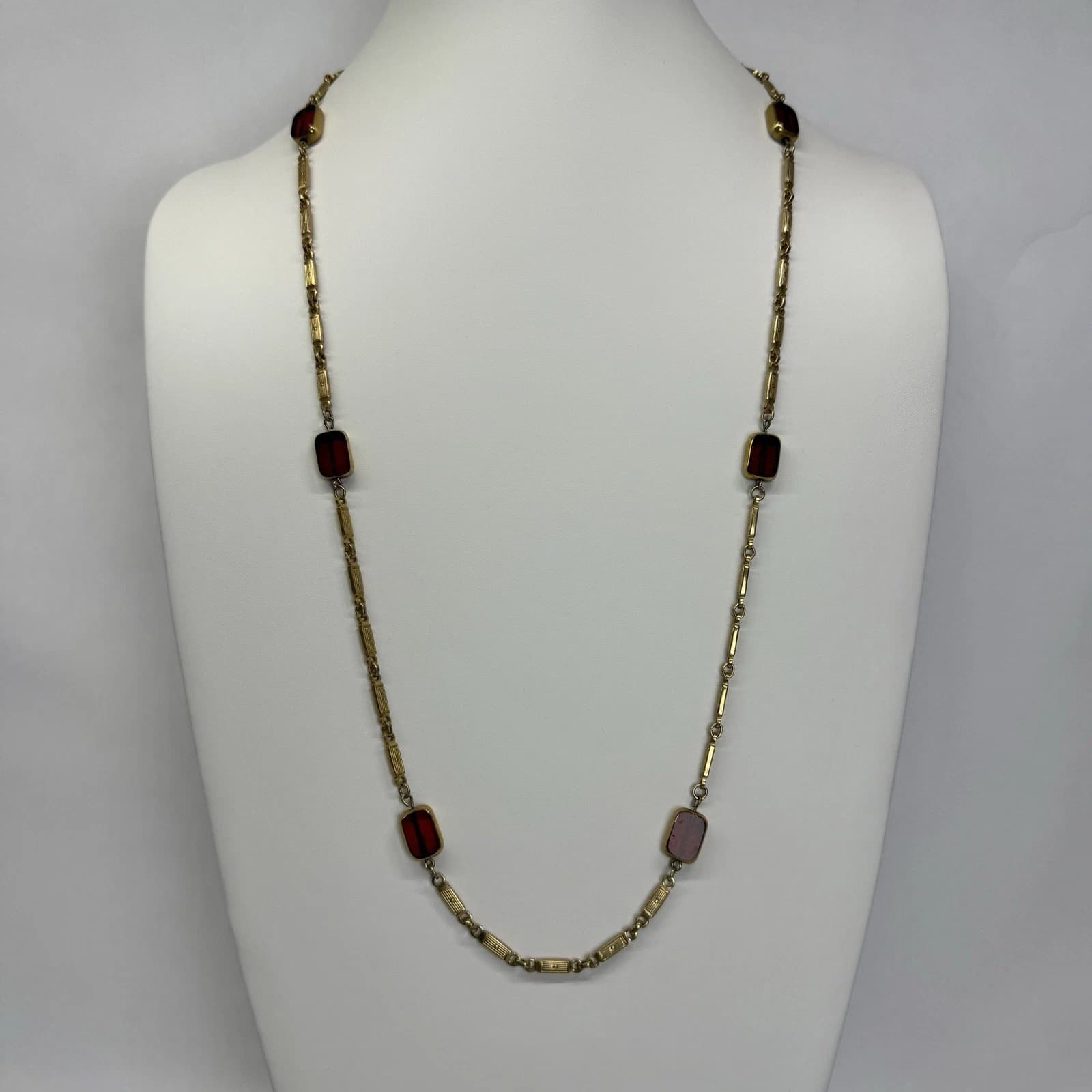 Elegant Ruby Red Faceted Gems Station Gold Tone Vintage Necklace Jewelry N244