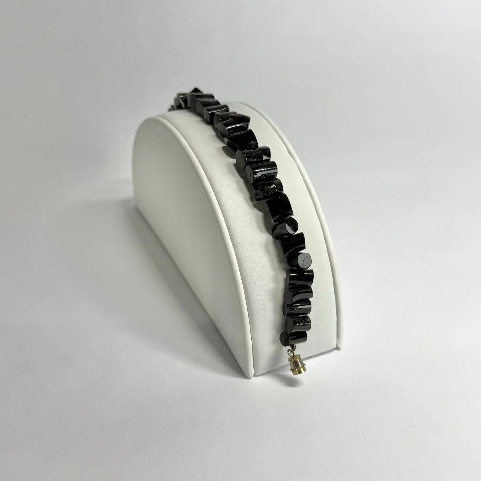 Elegant Black Coral Beads Silver Tone Vintage Bracelet Jewelry Br257