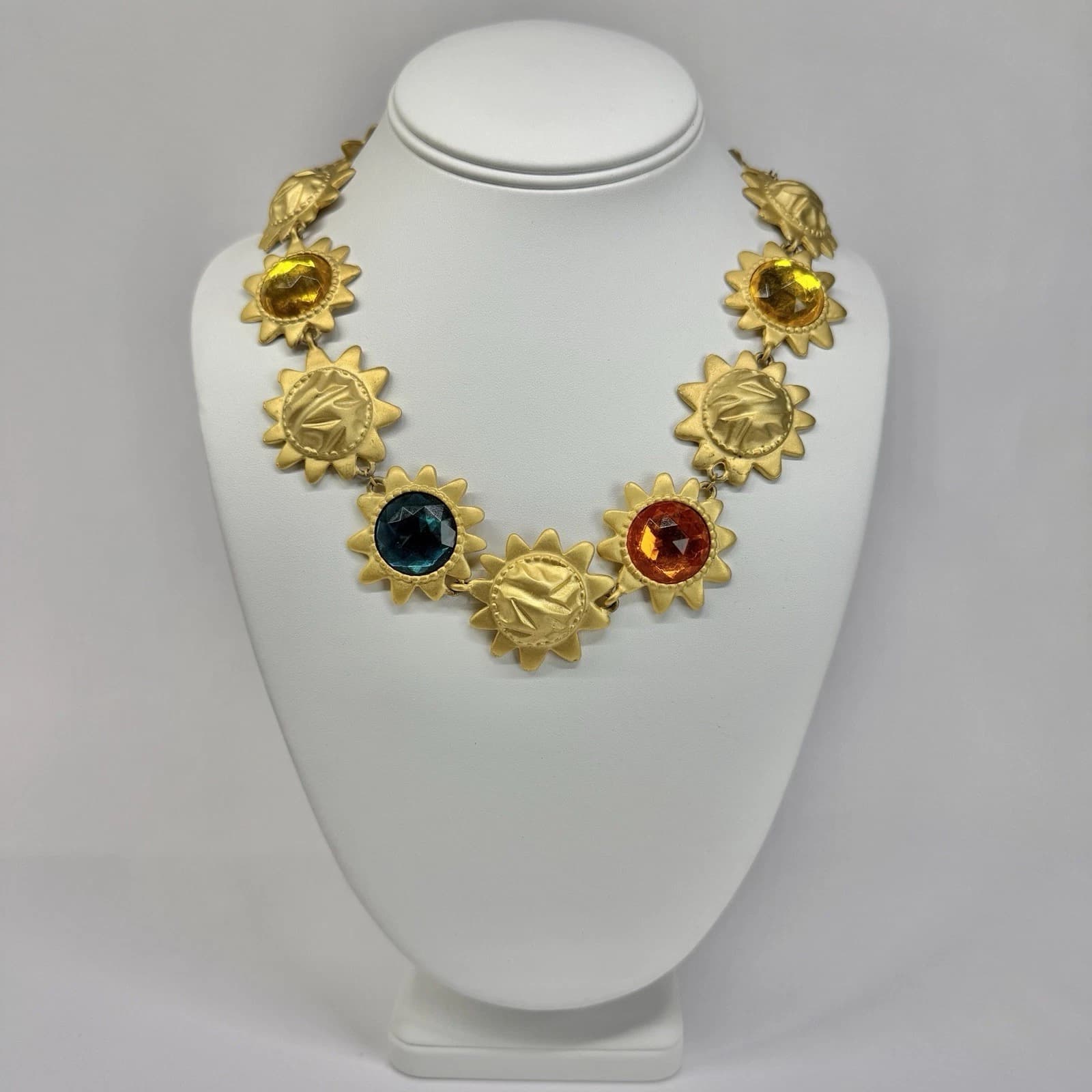 Elegant Sunflower Sun Cabochon Gem Gold Tone Vintage Necklace Jewelry N366