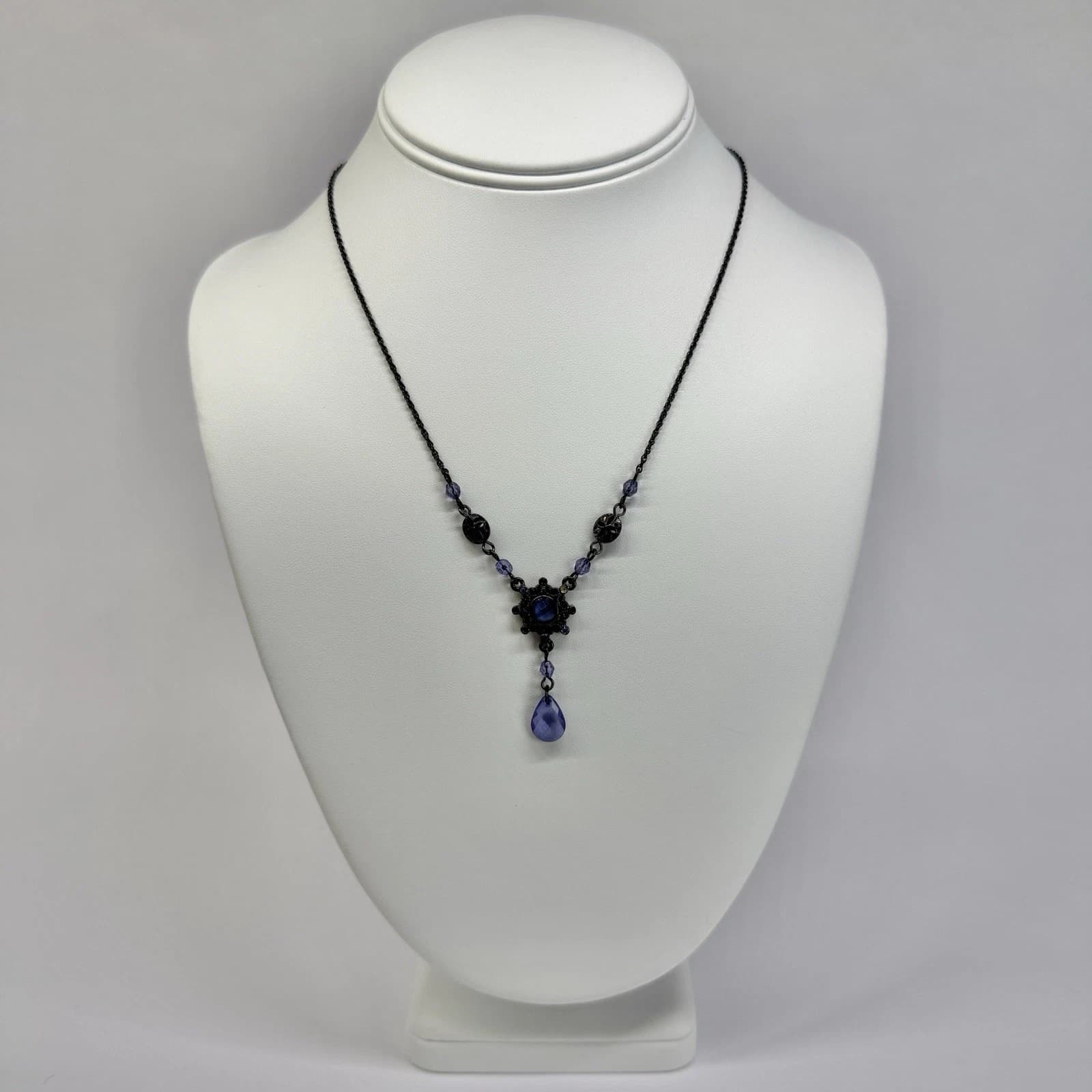1928 Floral Faceted Crystal Art Deco Dainty Silver Tone Vintage Necklace N682