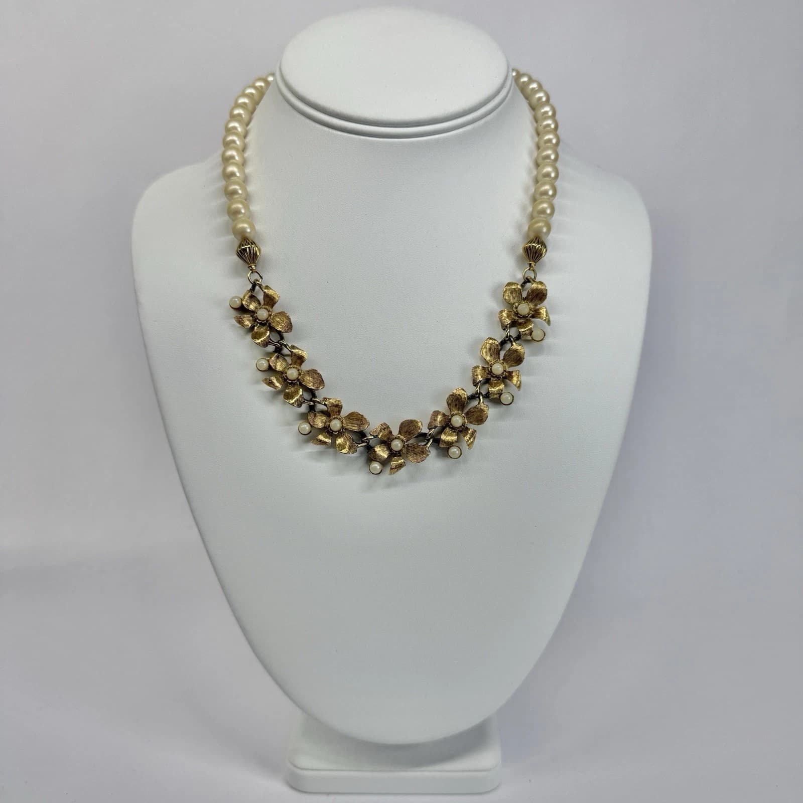 1928 Faux Pearl Floral Daisy Statement Gold Tone Vintage Necklace Jewelry N445