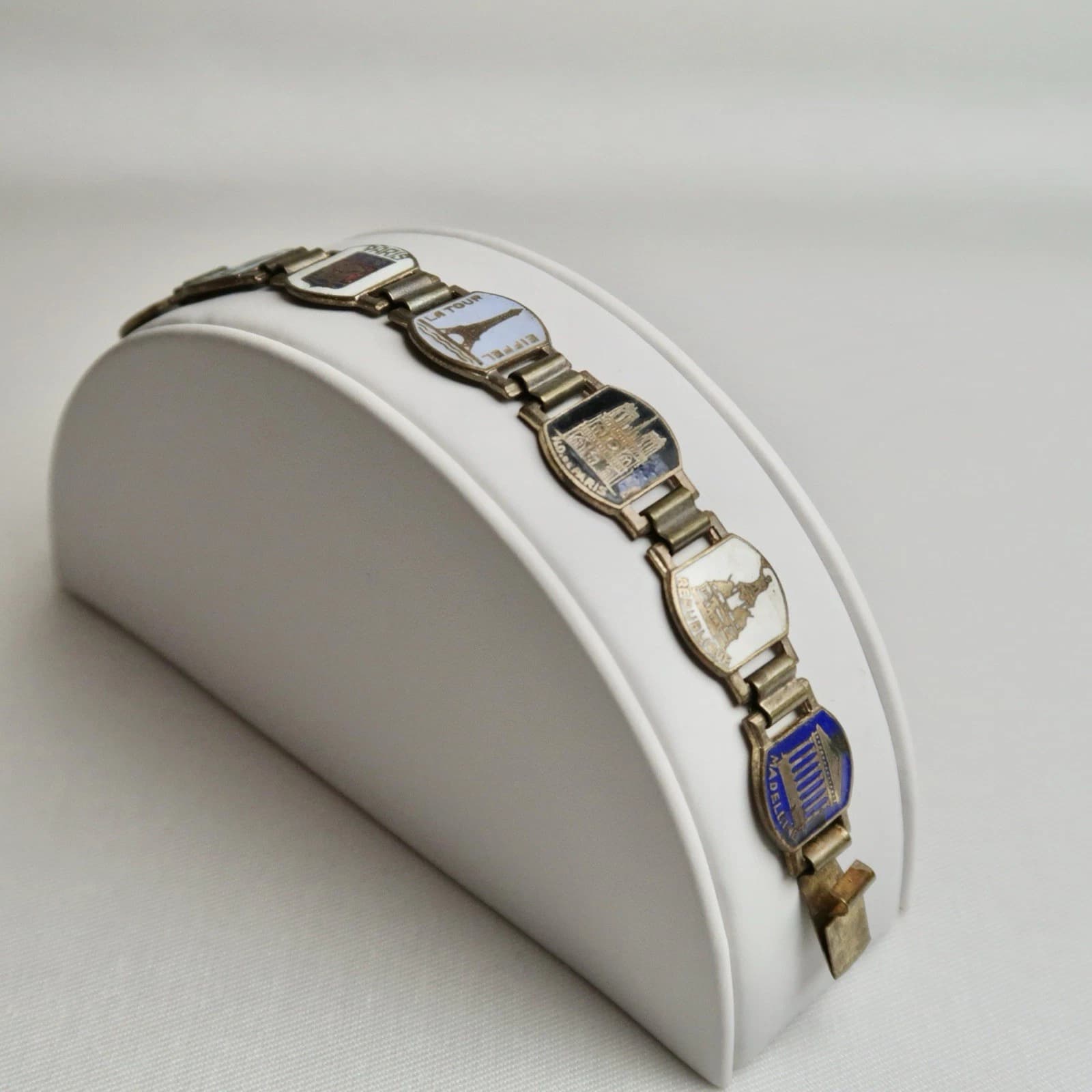 Enameled European Coat of Arms Cities Charm Vintage Bracelet Jewelry Br73