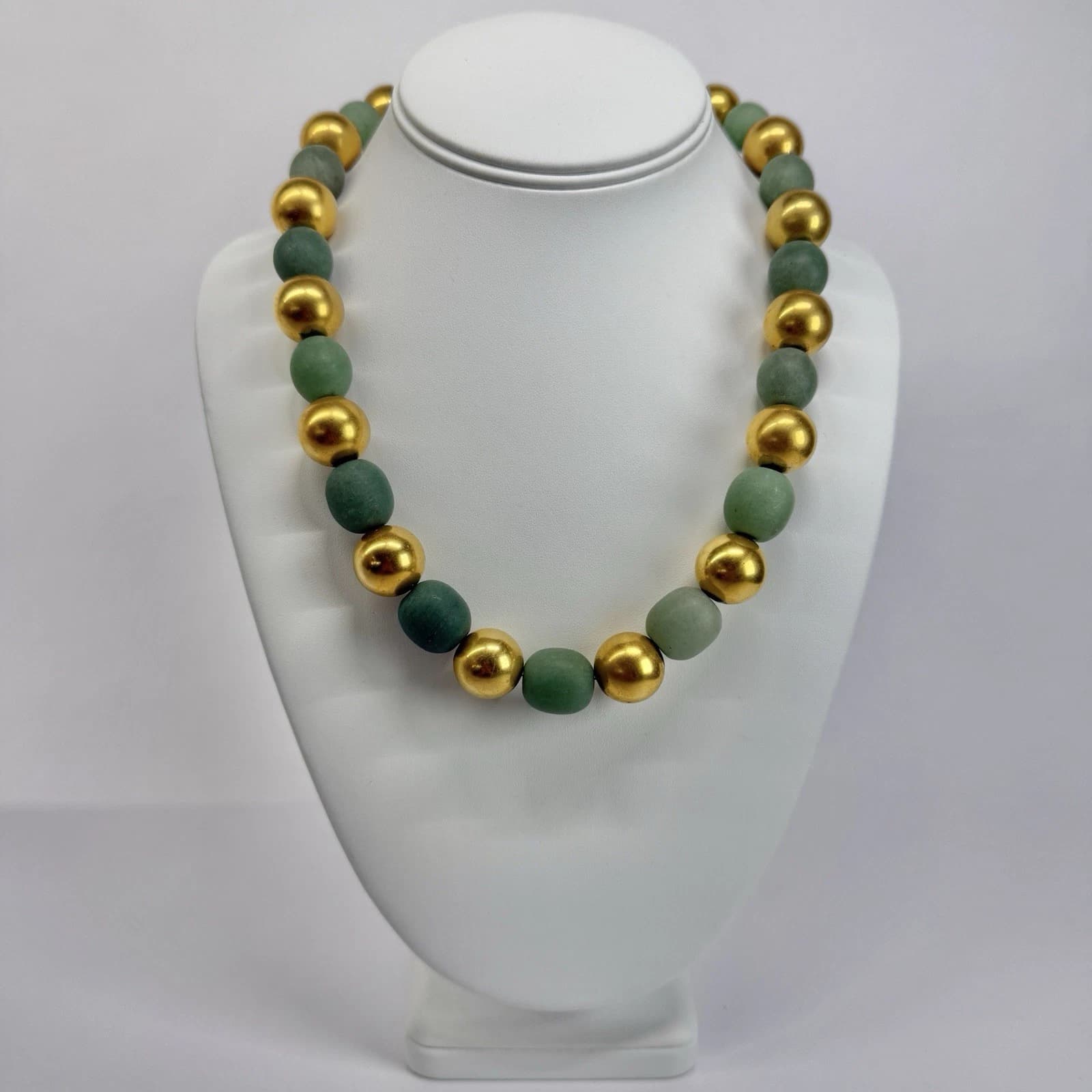 MMA Metropolitan Museum Art 22k Gold Plated Green Vintage Necklace Jewelry N397