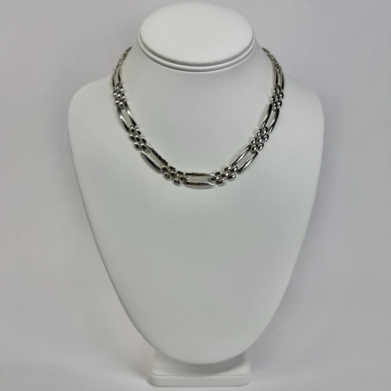 MONET Geometric Link Chain Silver Tone Vintage Necklace Jewelry N598
