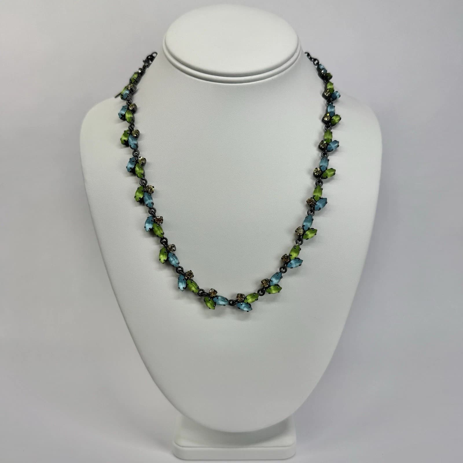 STIKKELORUM Blue/Green Crystal Silver Tone Vintage Necklace Jewelry N626