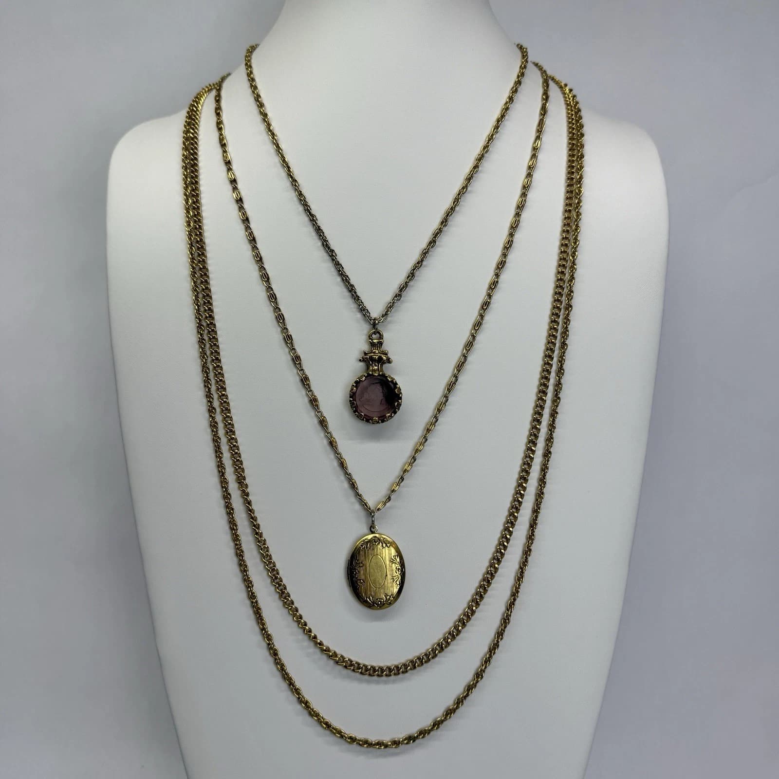 GOLDETTE Amber Glass Cameo Intaglio Gold Tone Vintage Necklace Jewelry N225