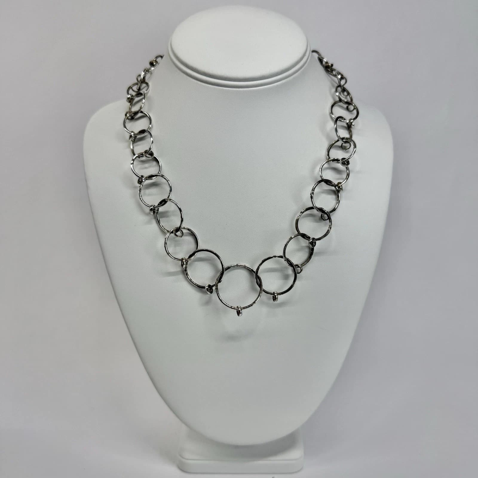 RALPH LAUREN Circle Link Silver Tone Vintage Necklace Jewelry N587
