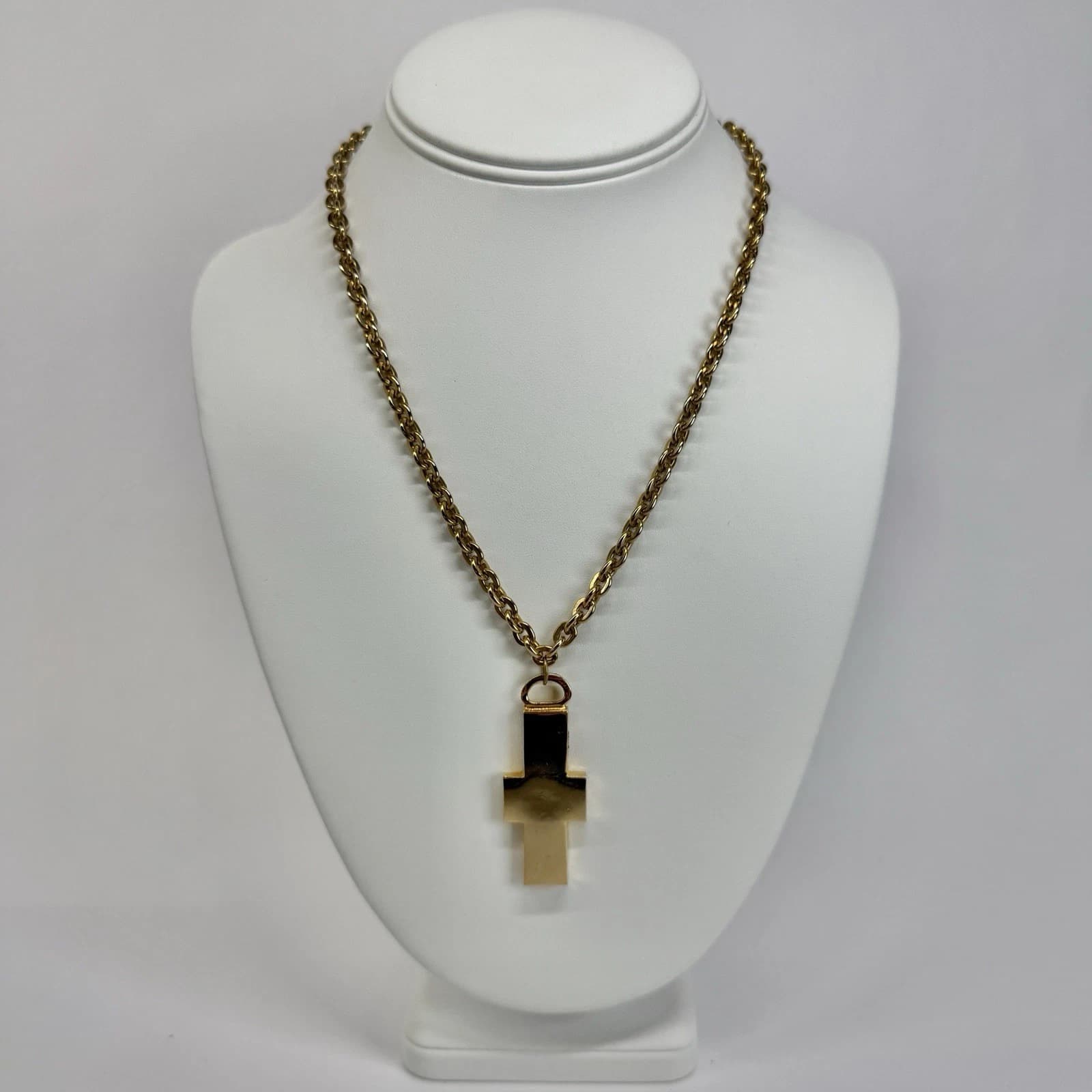 TORTOLANI Chunky Cross Pendant Gold Tone Vintage Necklace Jewelry N484