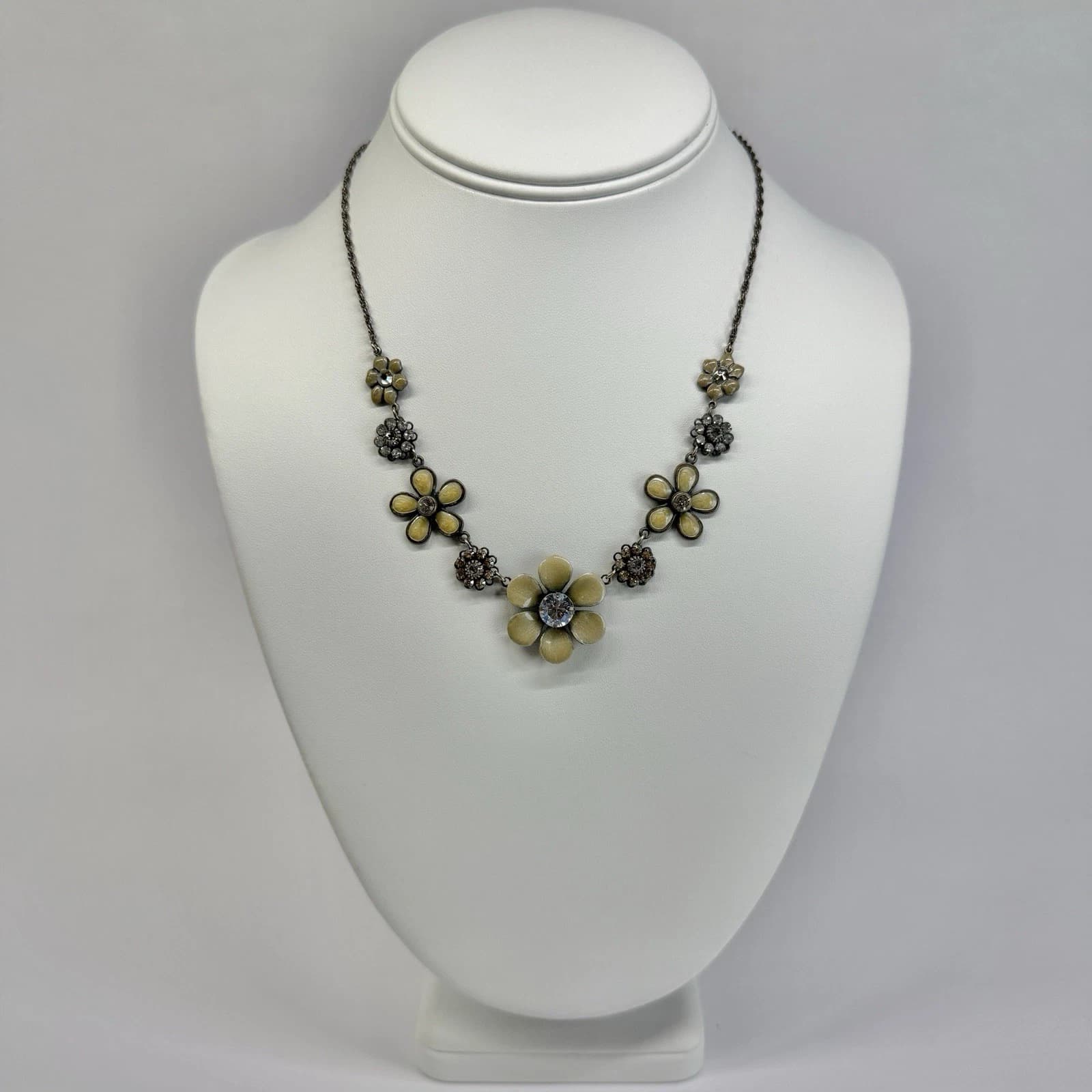 LIZ PALACIOS Swarovski Crystal Bead Floral Silver Tone Vintage Necklace N639
