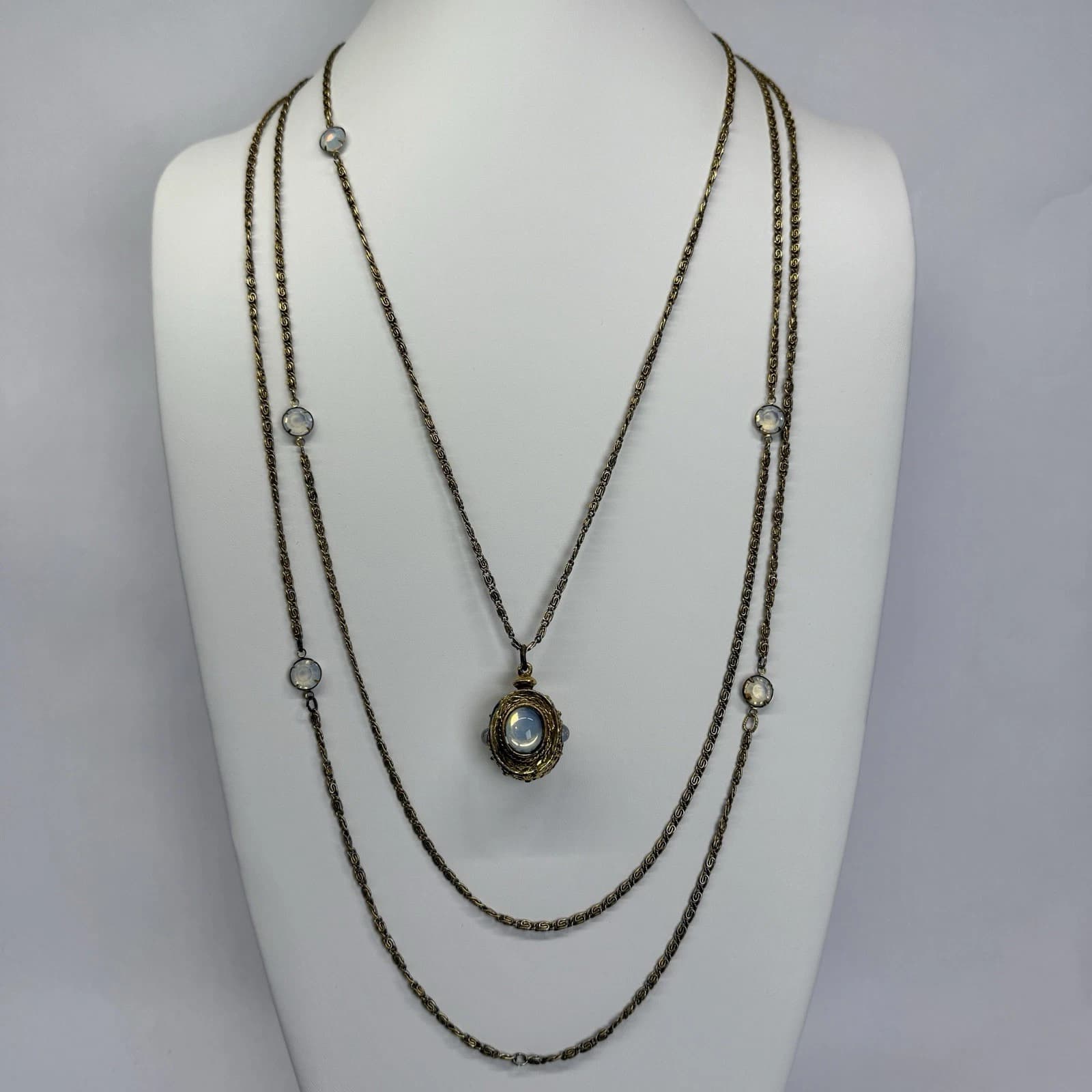 GOLDETTE Multi-Strand Faux Moonstone Gold Tone Vintage Necklace Jewelry N226