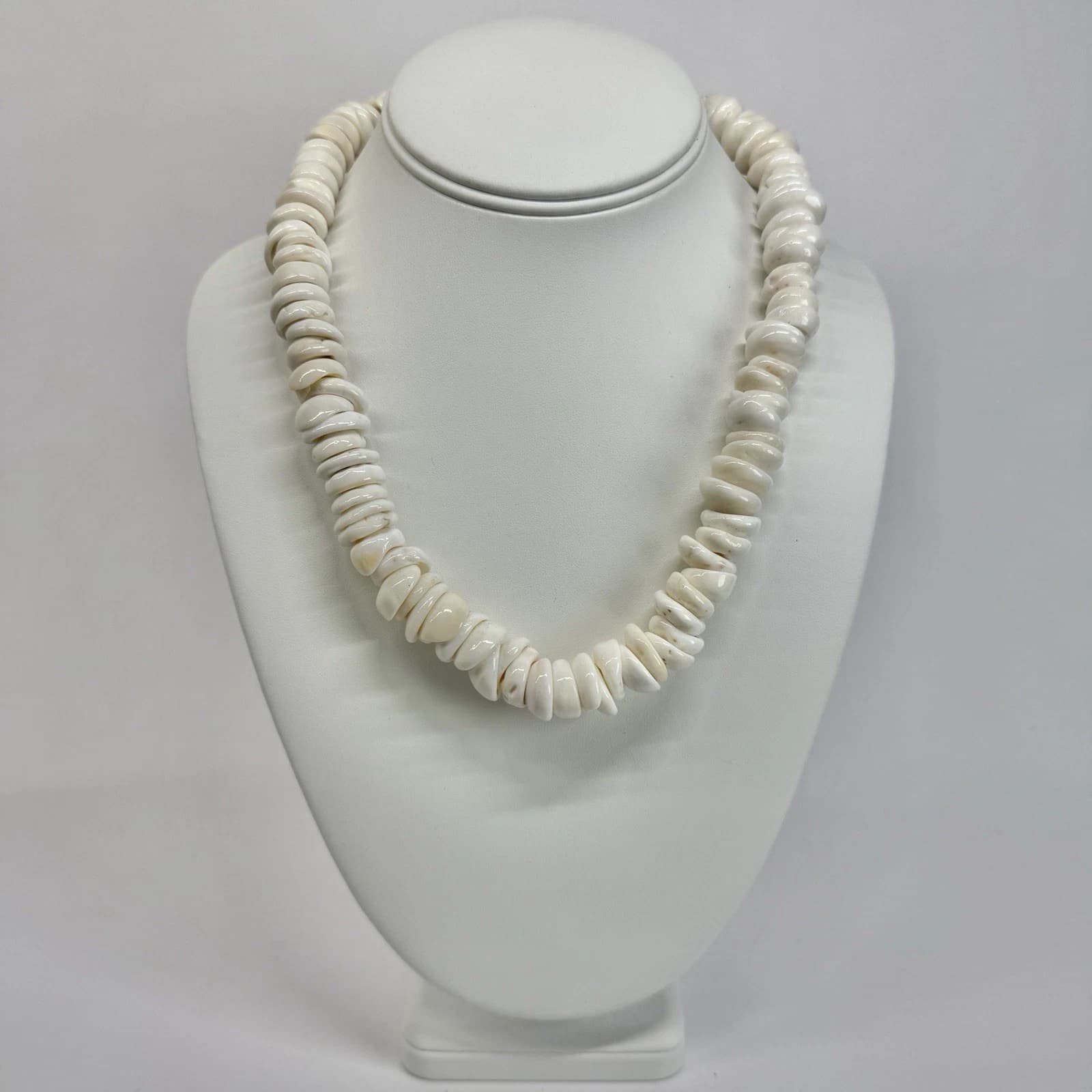 Hawaiian Chunky Puka Shells Natural Genuine Vintage Necklace Jewelry N417