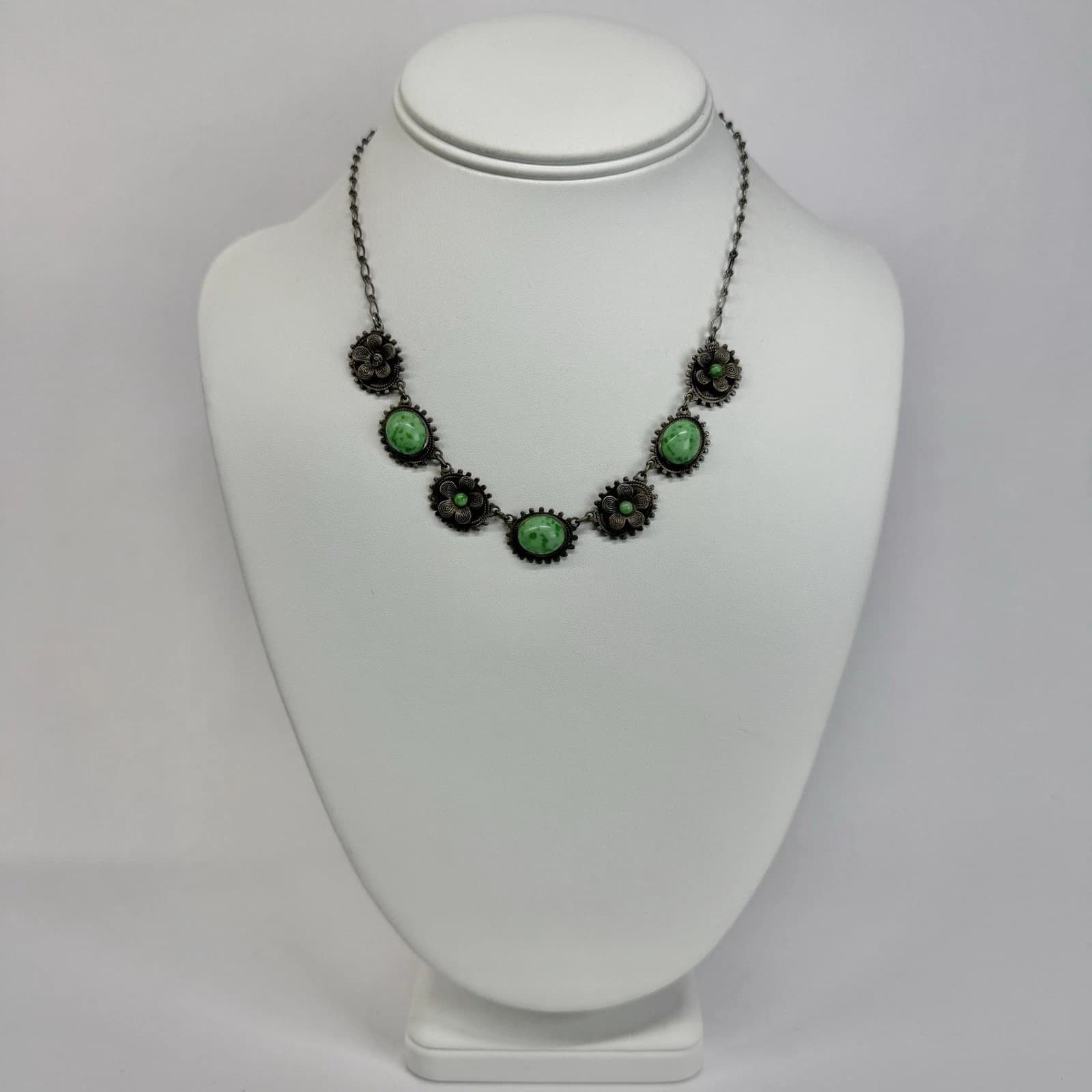 Elegant Art Noveau Green Flower Link Silver Tone Vintage Necklace Jewelry N513