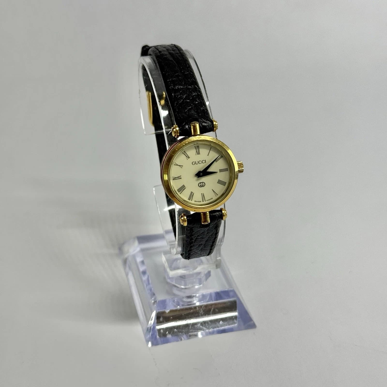 GUCCI 2000L Round Gold Plated Swiss Analog Women Vintage Watch W503 *WORKING
