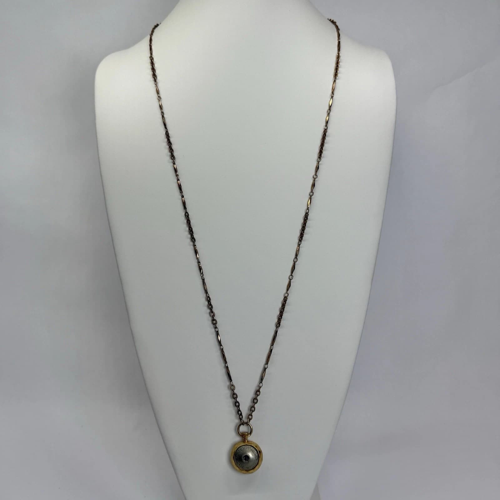 1928 Elegant Round Blue Crystal Pendant Gold Tone Vintage Necklace Jewelry N230
