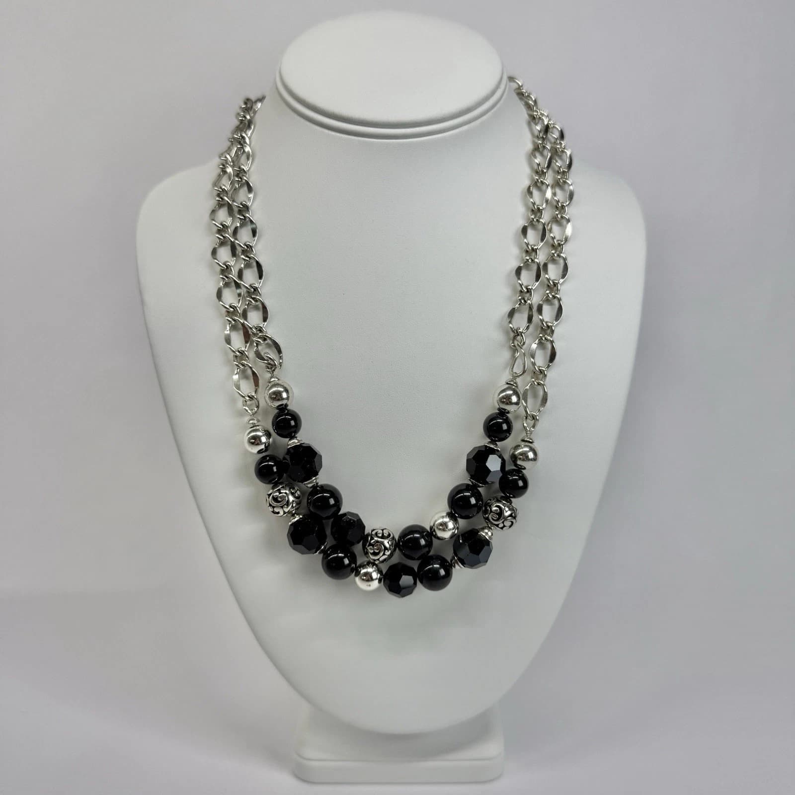 BRIGHTON Beaded Crystal Silver Tone Silver Tone Vintage Necklace Jewelry N524