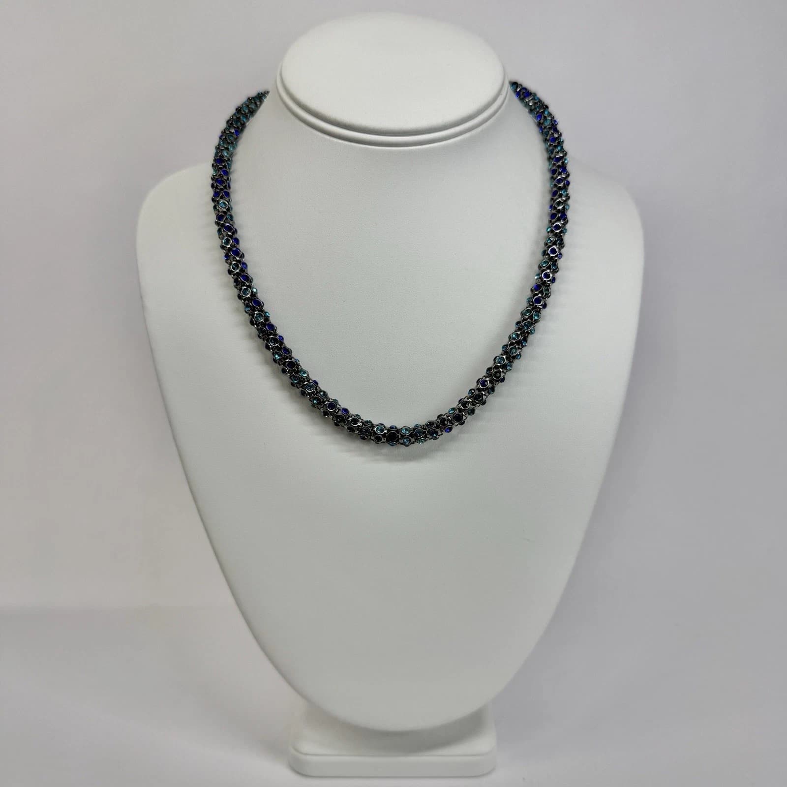 SWAROVSKI Signed Swarovski Crystals Silver Tone Vintage Necklace Jewelry N516