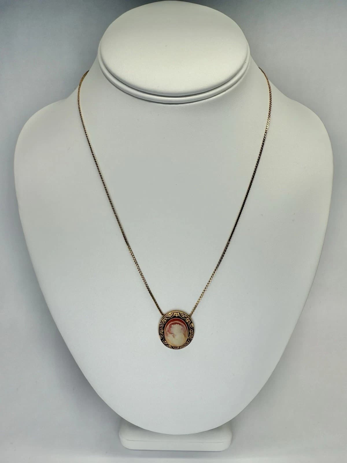 1928 Carnelian Cameo Pendant Victorian Vintage Necklace Jewelry N170