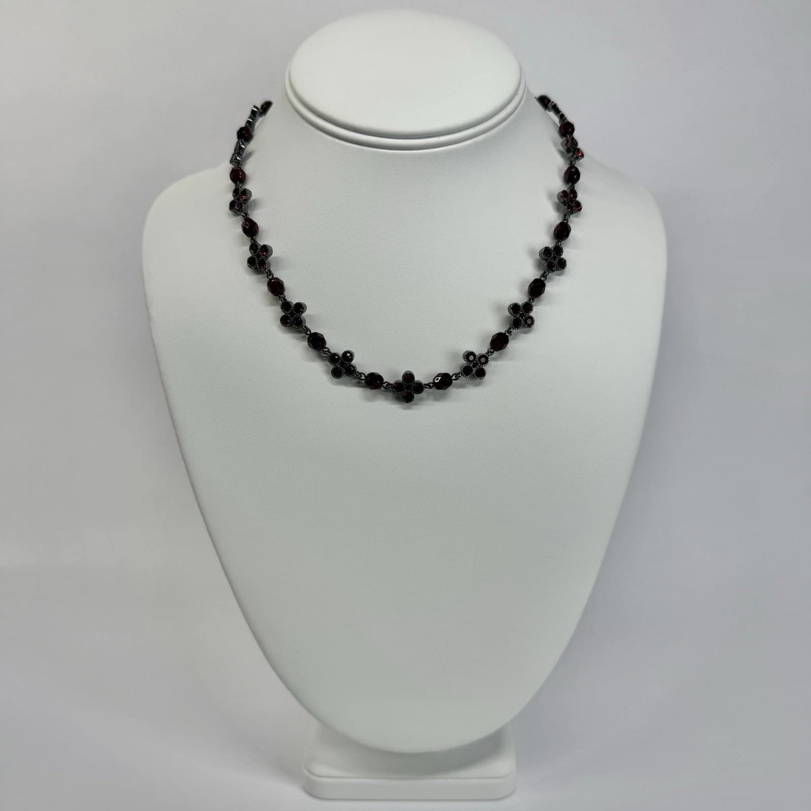 Elegant Red Rhinestone Crystals Bib Silver Tone Vintage Necklace Jewelry N623